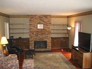 3rd image of 4407 Billingsgate Ln