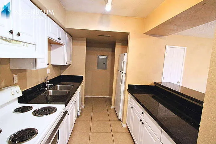 410 E 9th Ave #11 — Photo 8