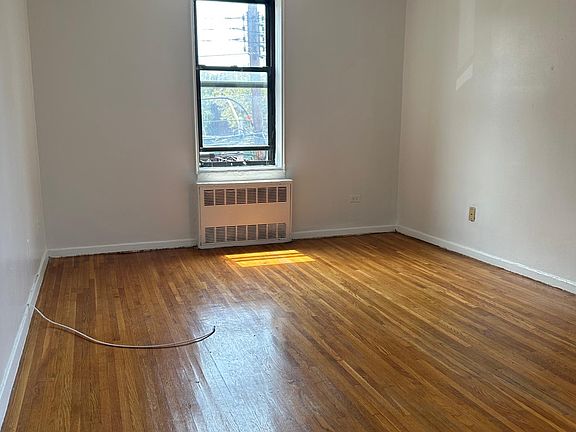 4th image of 778 Mace Ave #3E