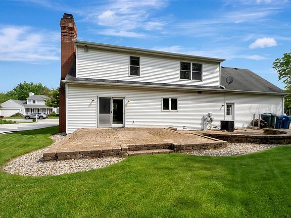 3rd image of 769 Oak Run Dr