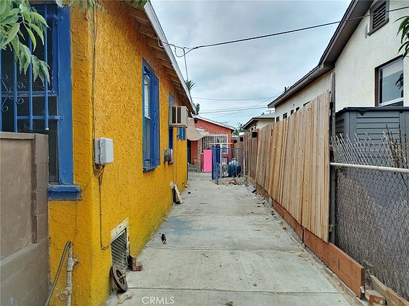 3rd image of 907 N Mott St