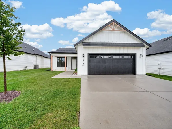 18124 Iltis Ln, Clive, IA 50325