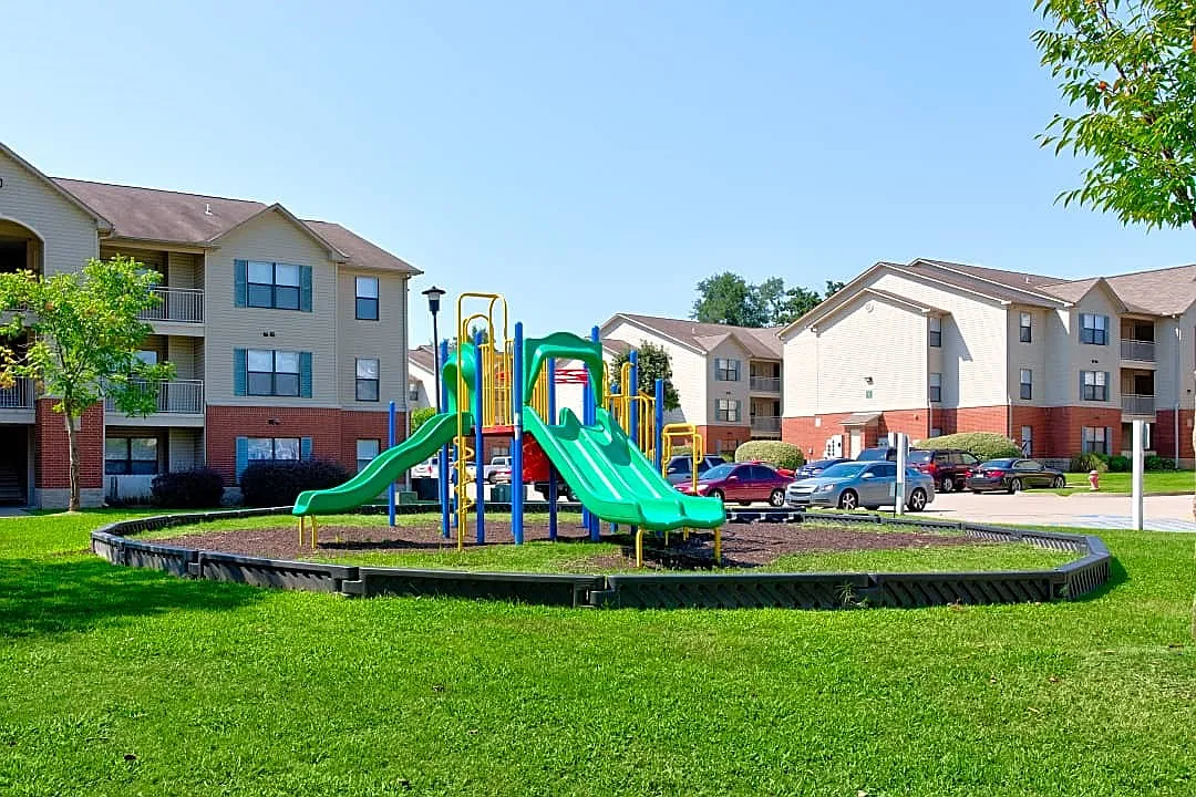 Fairfax Crossing Apartments — Photo 4