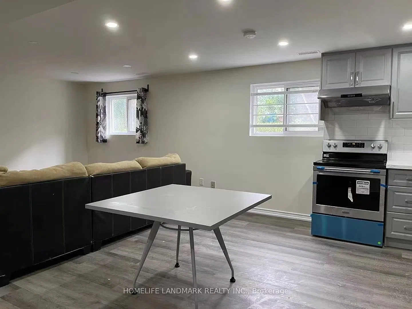 3 bed, $2,200 — Photo 2