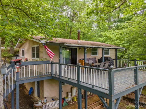 21 Turtle Rock Ln, Tuckasegee, NC 28783