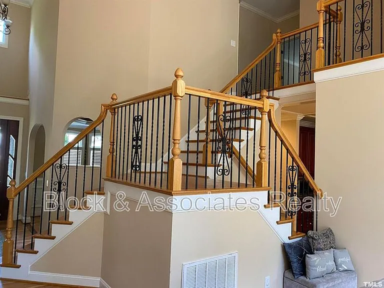 10216 San Remo Pl — Photo 7
