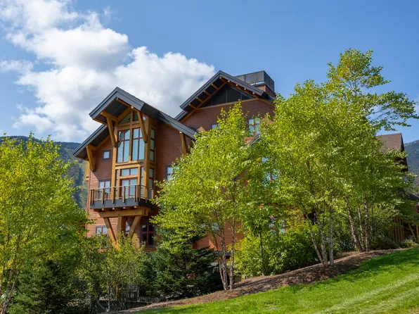 142 Red Sled Drive #305, Stowe, VT 05672
