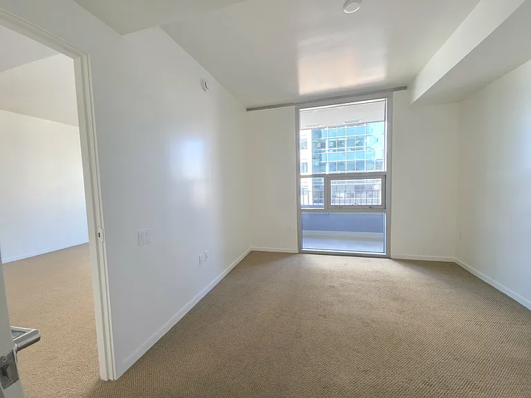 321 10th Ave #804 — Photo 26