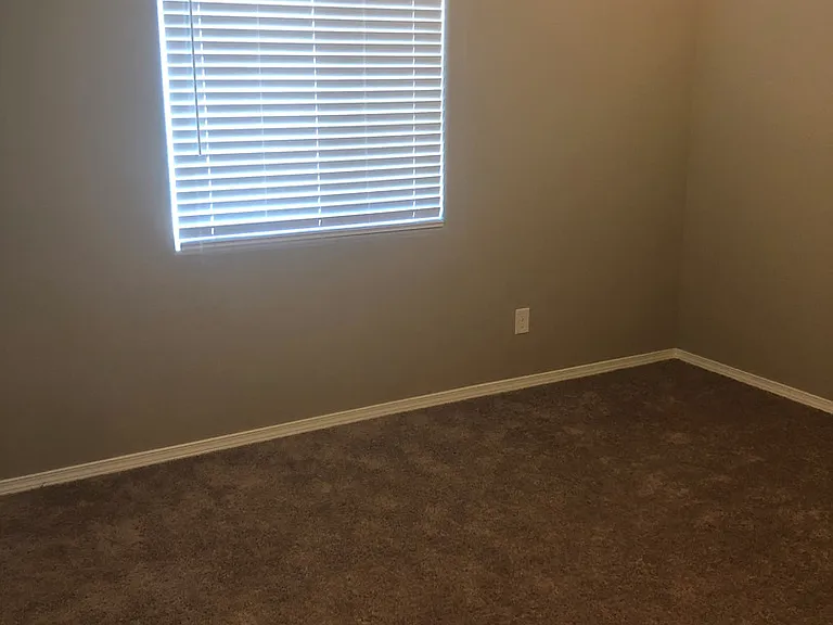 569 S Lakeland Dr — Photo 5
