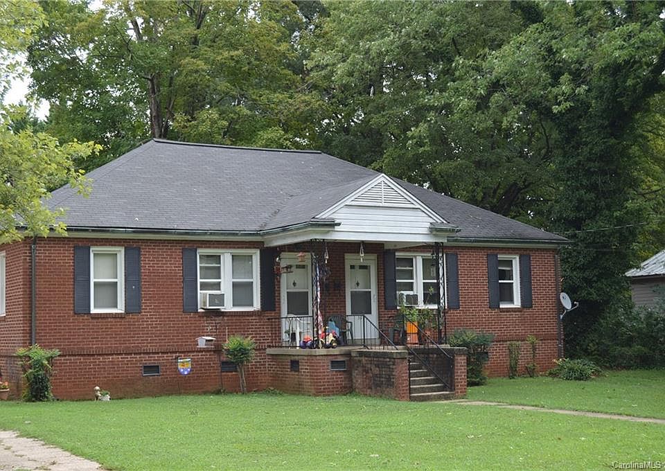 1st image of 320 Bost St