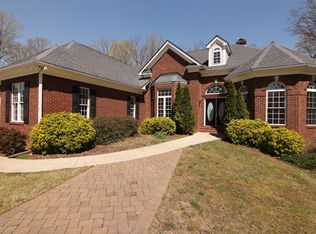 565 Old Collins Rd, Hoschton, GA 30548