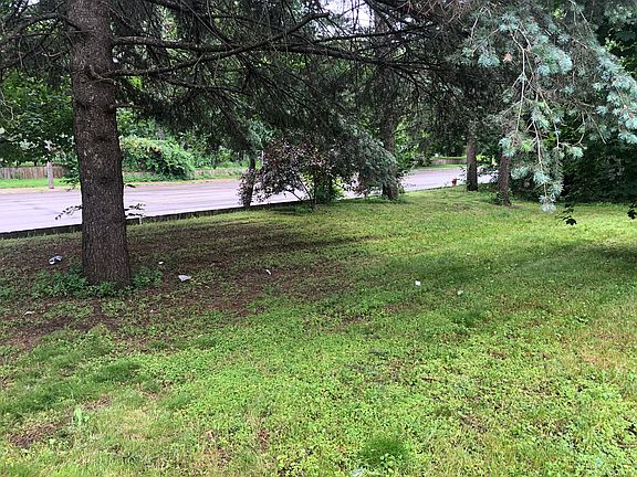 4th image of 701 Givens Ln