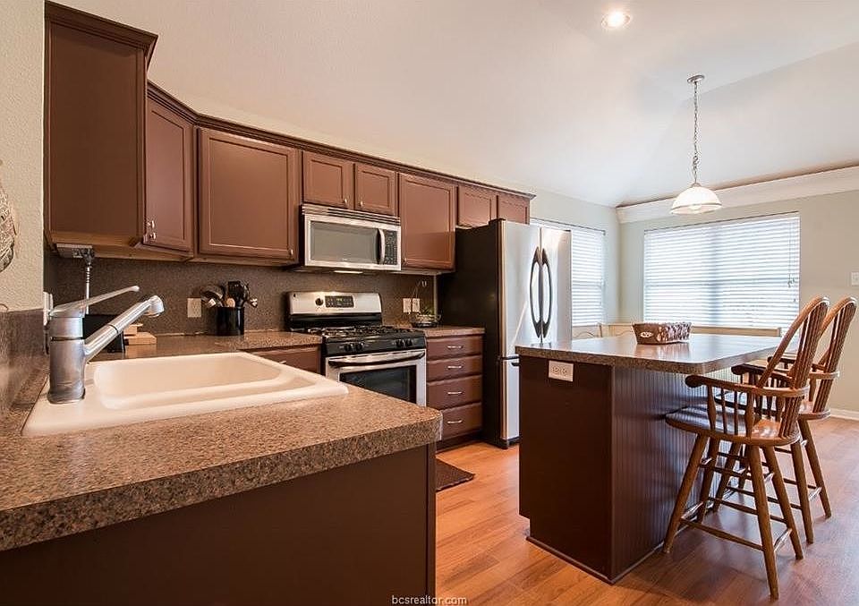 2nd image of 9 Quail Ct