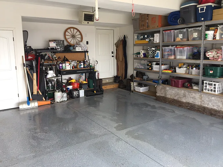 HEATED Garage