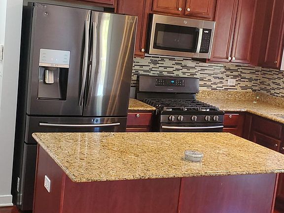2nd image of 812 E Bowen Ave APT 2B