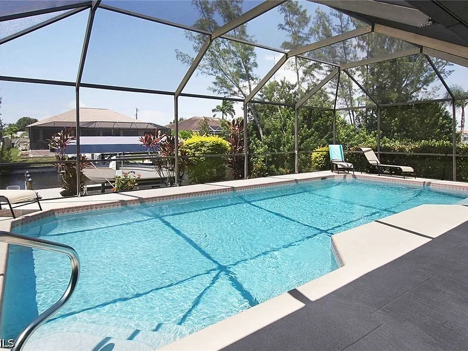 1403 SW 40th Ter
