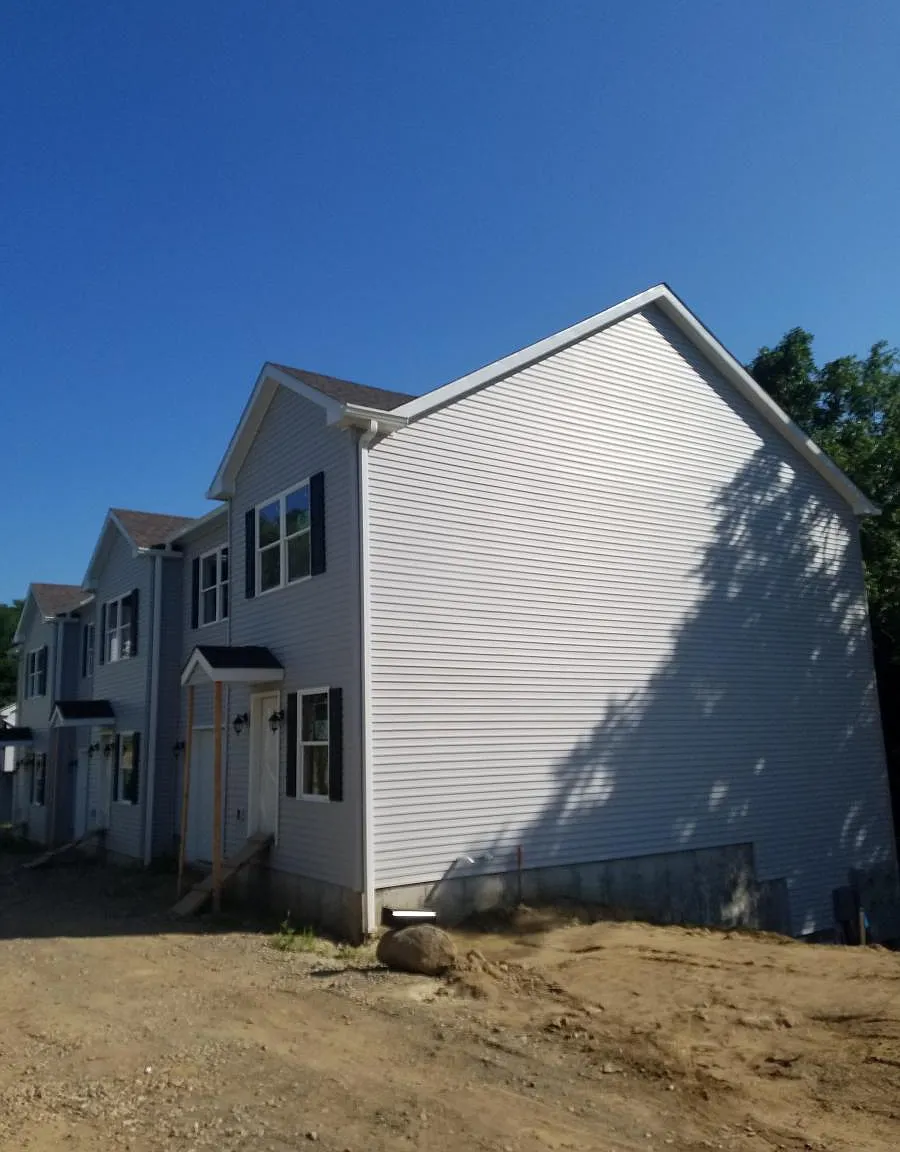 3 bed, 2.5 bath, 2000 sqft, $3,200 — Photo 1