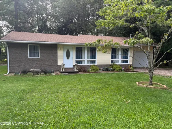 123 Stillwater Dr, Pocono Summit, PA 18346