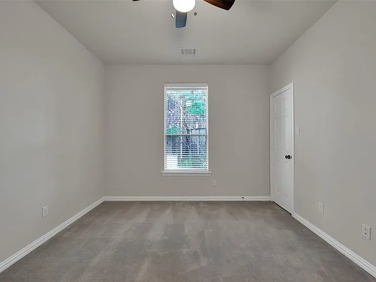 2 Maitland Ct — Photo 28