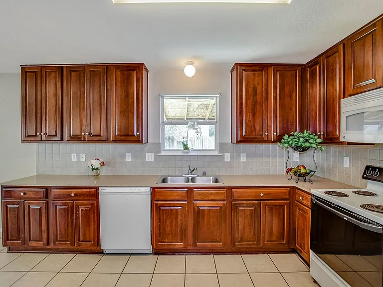 18231 Valebluff Ln — Photo 13