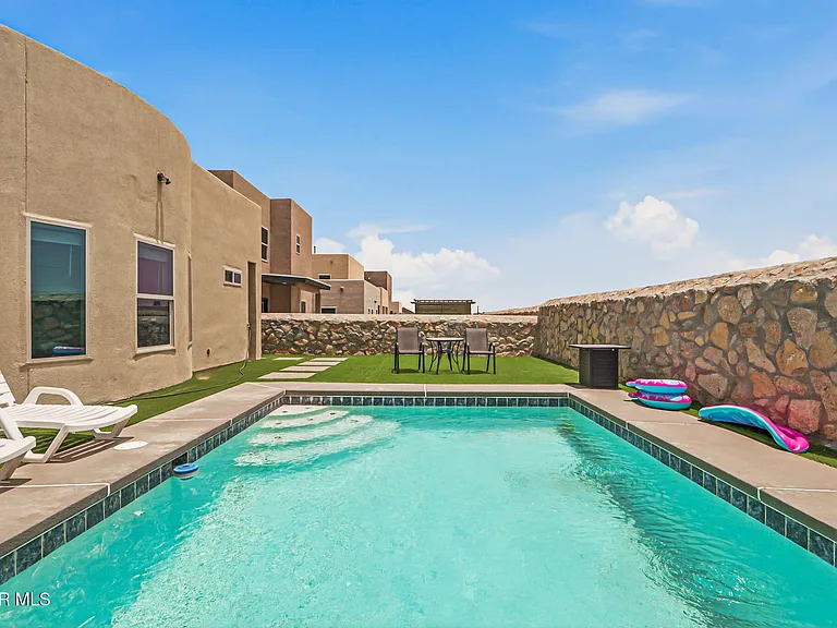 13066 Grantham Ln — Photo 41