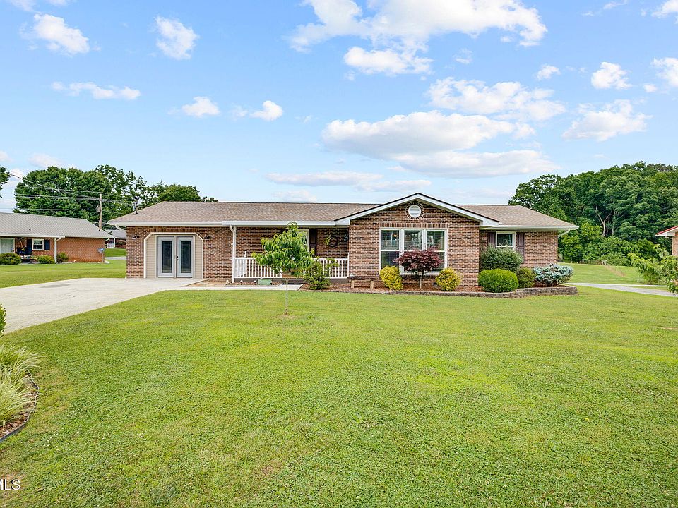 1st image of 404 S Valley View Cir