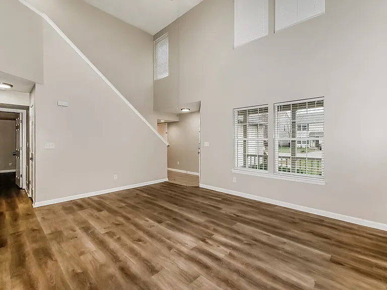 3329 Gainesville Ct — Photo 6