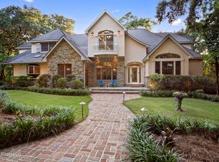 617 Catchot Pl, Ocean Springs, MS 39564