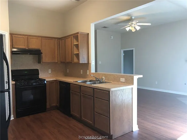921 Windmeadows Dr — Photo 7