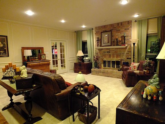 3rd image of 303 El Paseo St