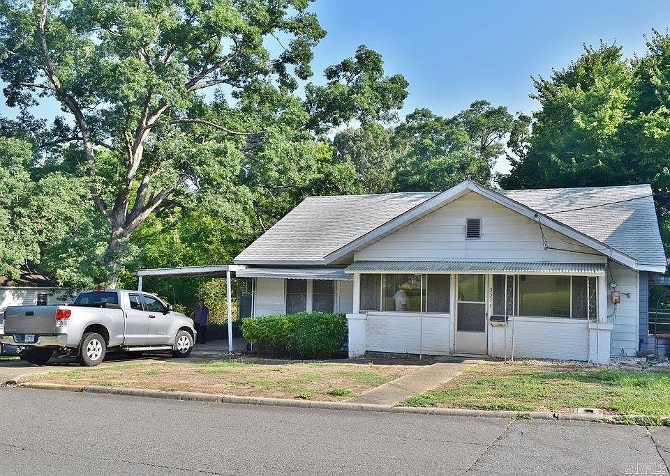1st image of 332 Woodlawn Ave