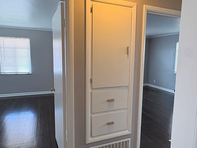 1263 S James Rd — Photo 17