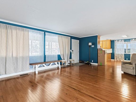 5th image of 437 N 200 E