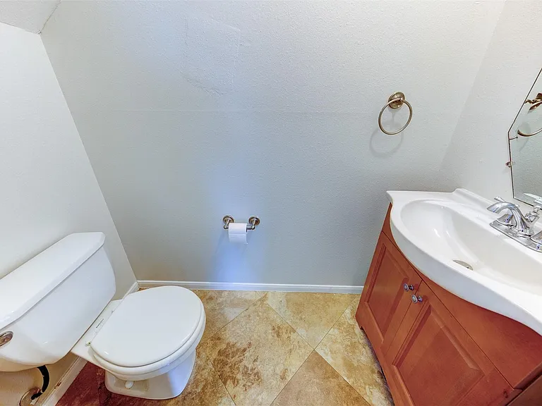 1118 Wilson St — Photo 13