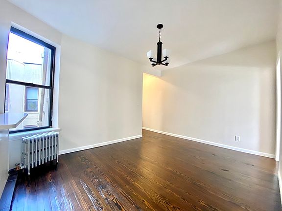 3rd image of 39-25 29th St APT 3REAR