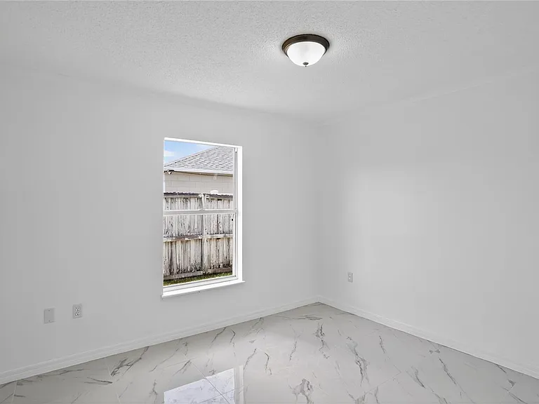 1118 Perpignan Ct — Photo 12