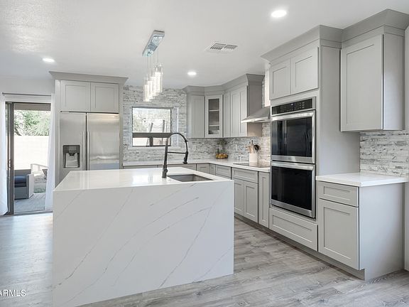 3rd image of 16068 W CULVER Street