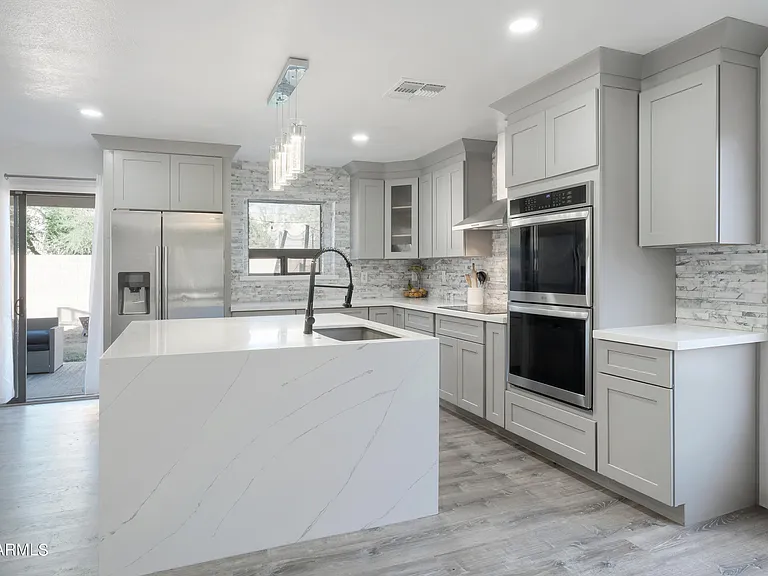 16068 W Culver St — Photo 10
