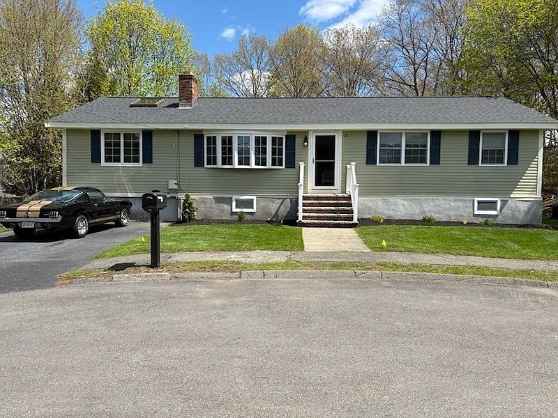 1st image of 31 Columbus Rd
