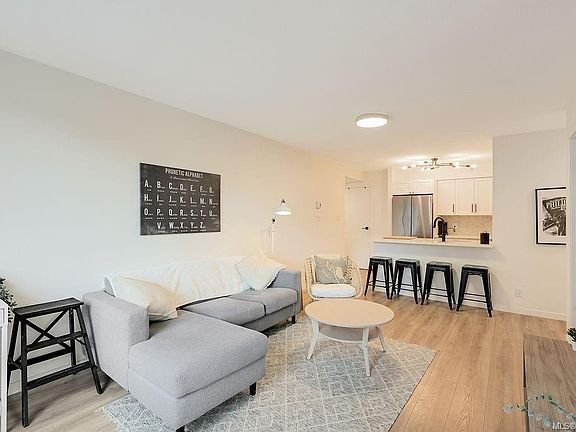 5th image of 751 Fairfield Rd #205