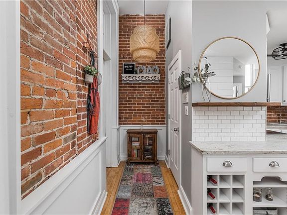 2nd image of 714 Buchanan St APT 12