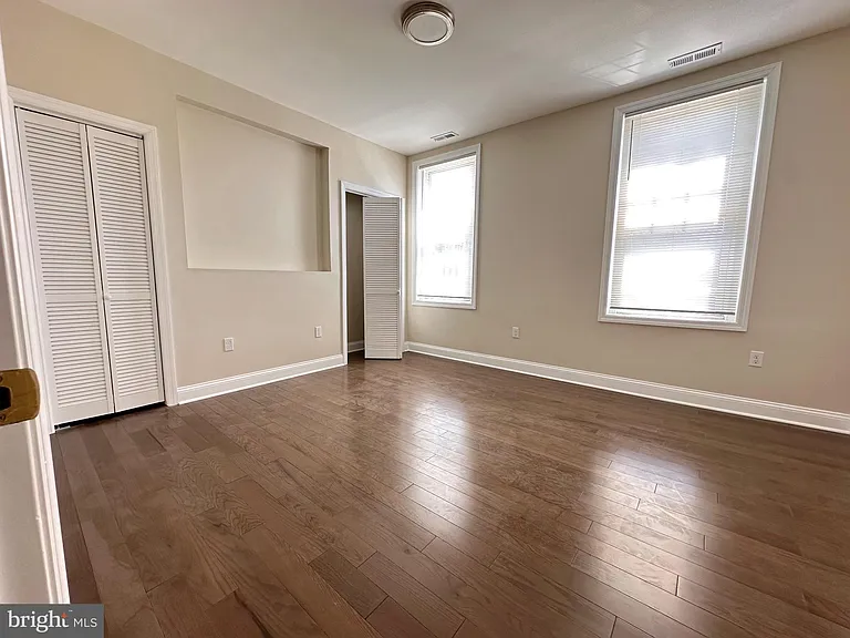 1822 S 22nd St — Photo 6