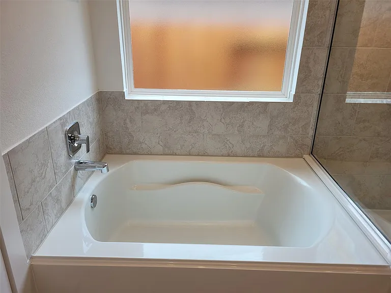 4947 Oakwood Dr — Photo 14