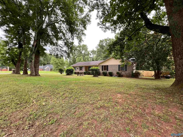 106 Cepha Dr, Hazel Green, AL 35750