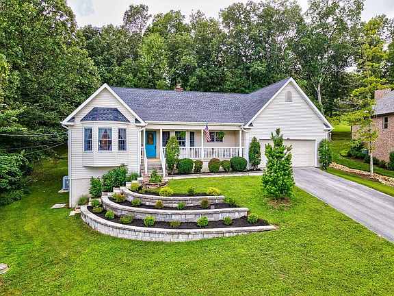 2nd image of 168 Brokenwood Ln
