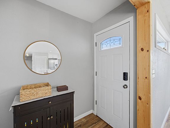 4th image of 201 Tyler Way