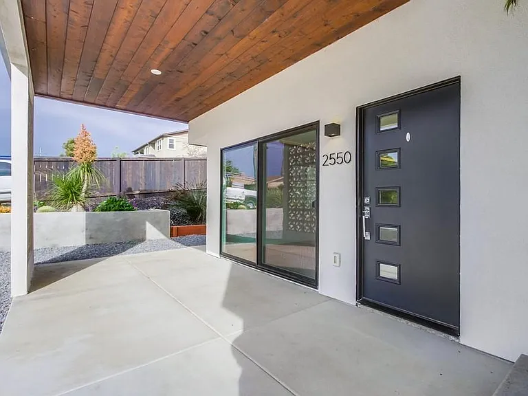2550 Gregory Dr — Photo 6
