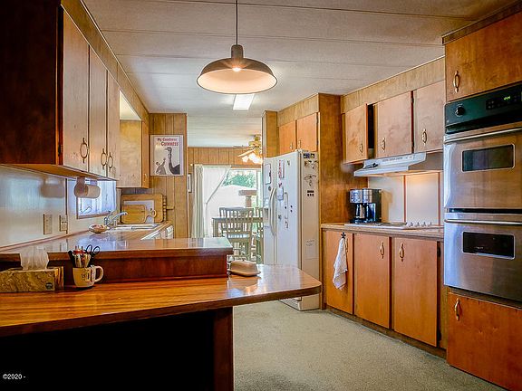 5th image of 3429 NE Coos St