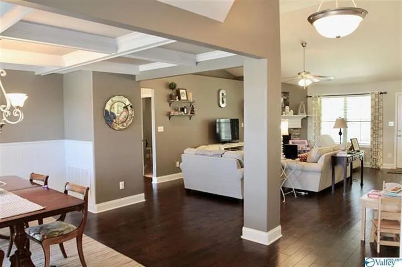 3 bed, 2.0 bath, 1956 sqft, $1,900 — Photo 4