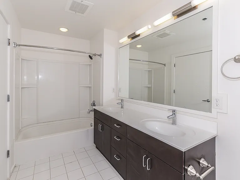 10 N Greenwood Ave — Photo 10